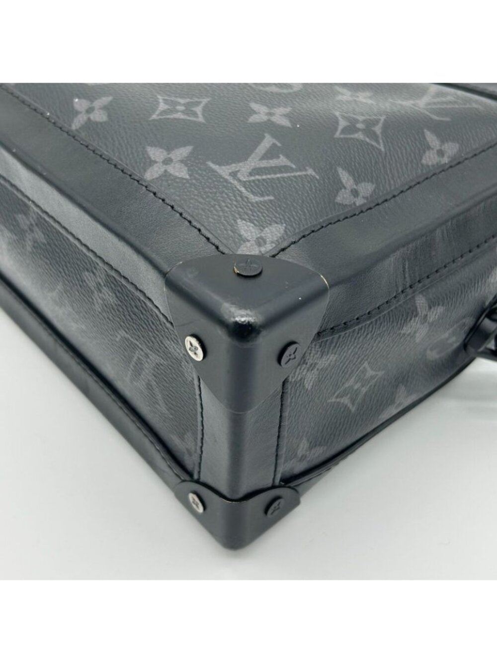 Louis Vuitton Soft Trunk Monogram Eclipse - Picture 15 of 16